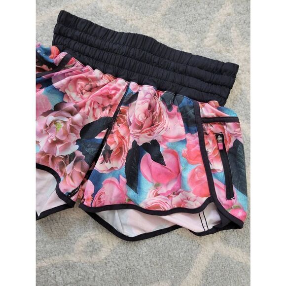 Lululemon free reign shorts, Secret garden 6 - Picture 5 of 10